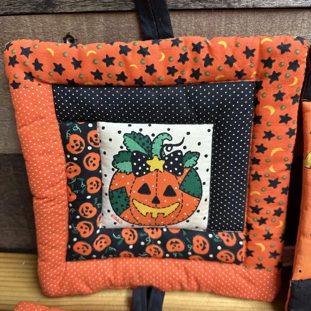 Vintage 1980s Halloween Themed Pot Holder Ghosts Jack-O-Lanterns Bats Set Of 5